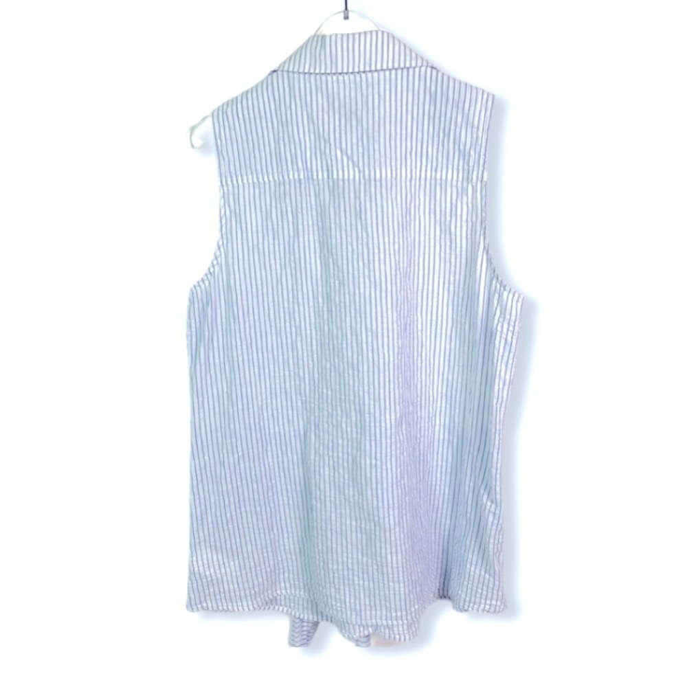 Michael Kors top, blue & white striped, seersucker vibe, sleeveless, tie front - Picture 2 of 8